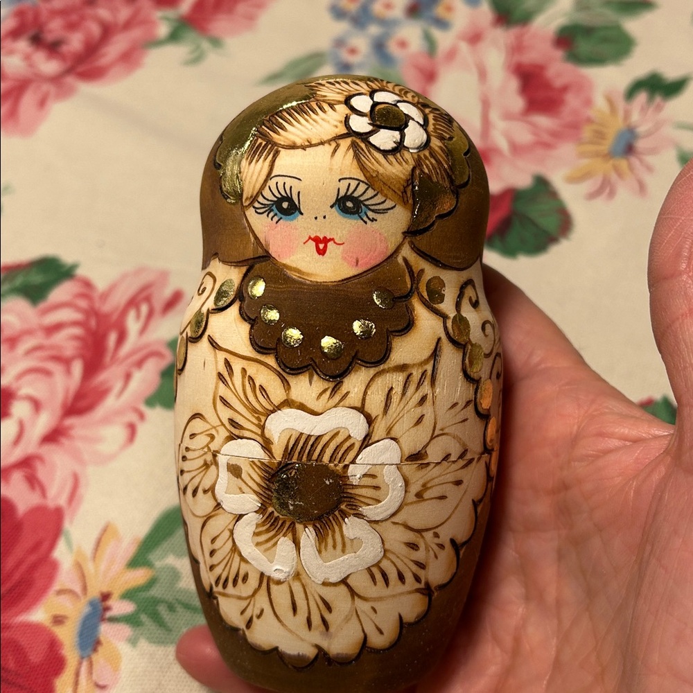 Russian nesting dolls - Picture 4 of 8
